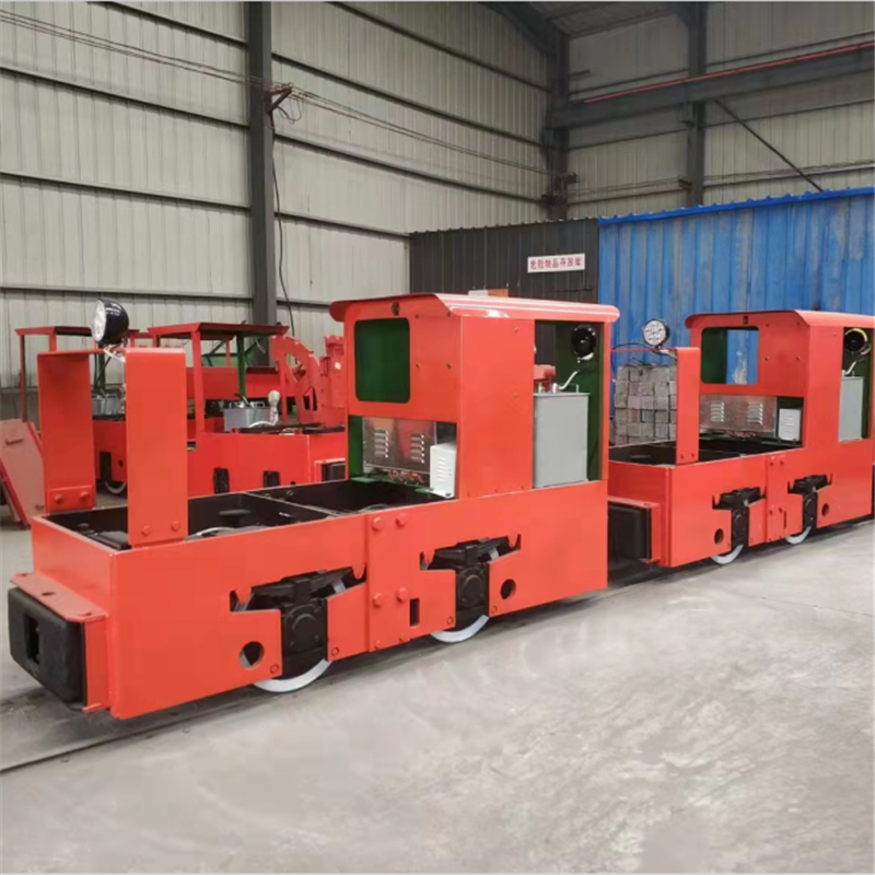 華礦重工一批架線式電機車發(fā)往內蒙古通遼